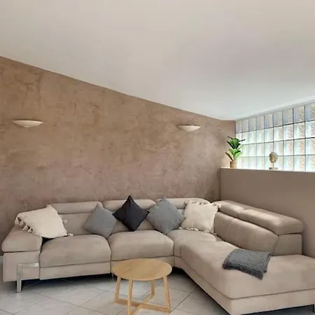 Rdc De Maison Totalement Independant Avec Terrasse,jardin Apartment Bandol