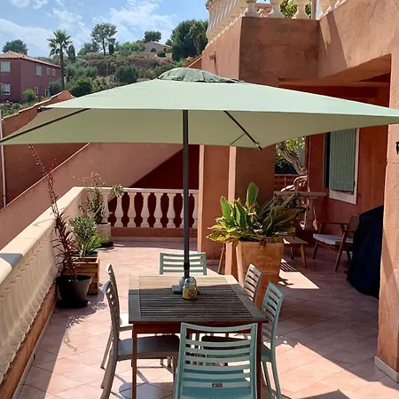 Rdc De Maison Totalement Independant Avec Terrasse,jardin Appartement Bandol
